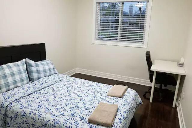Private Rooms 5 Min Finch West Subway - York University Toronto Dış mekan fotoğraf